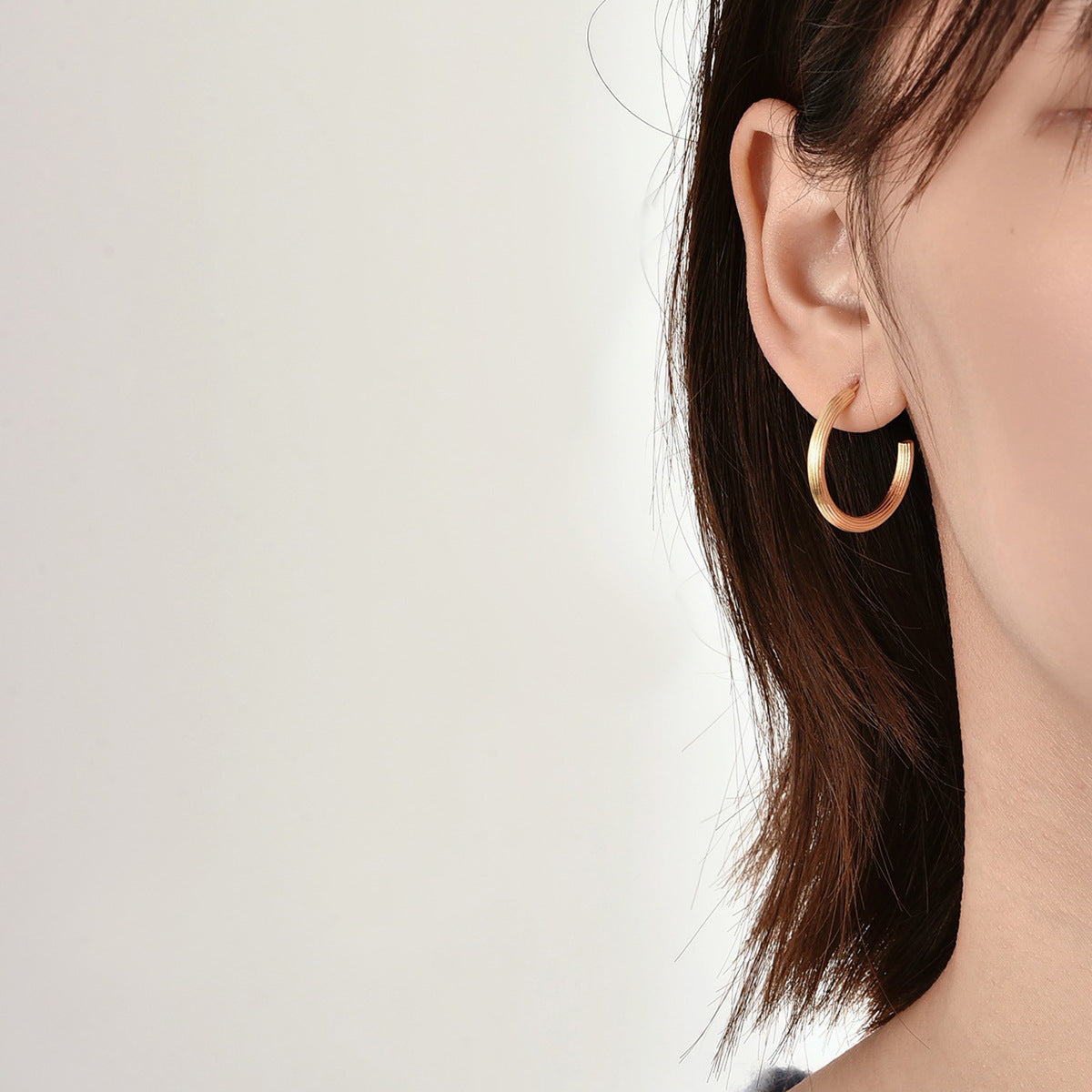 E0214 Vintage Creative Macaroni Earrings for Women Simple Minimalist Style Exaggerated Striped Circle Earrings