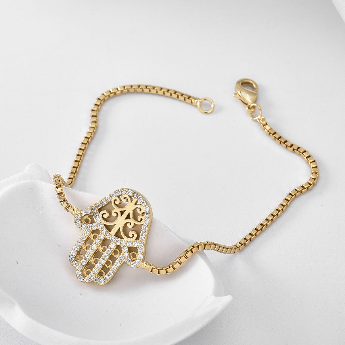 B0076 Vintage Hip-Hop Creative Design Palm Bracelet for Women with Gold Plating and Zircon Inlay