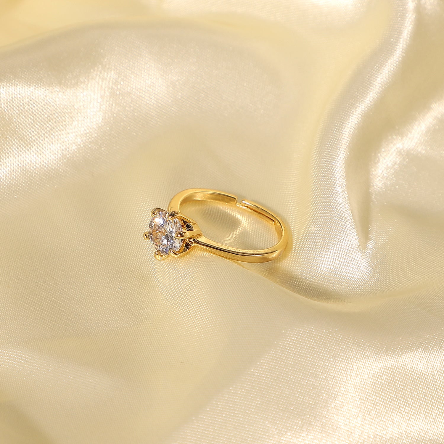 Same style ring18K Golden White Round Zircon Six-Claw Real Gold Plated Copper Jewelry