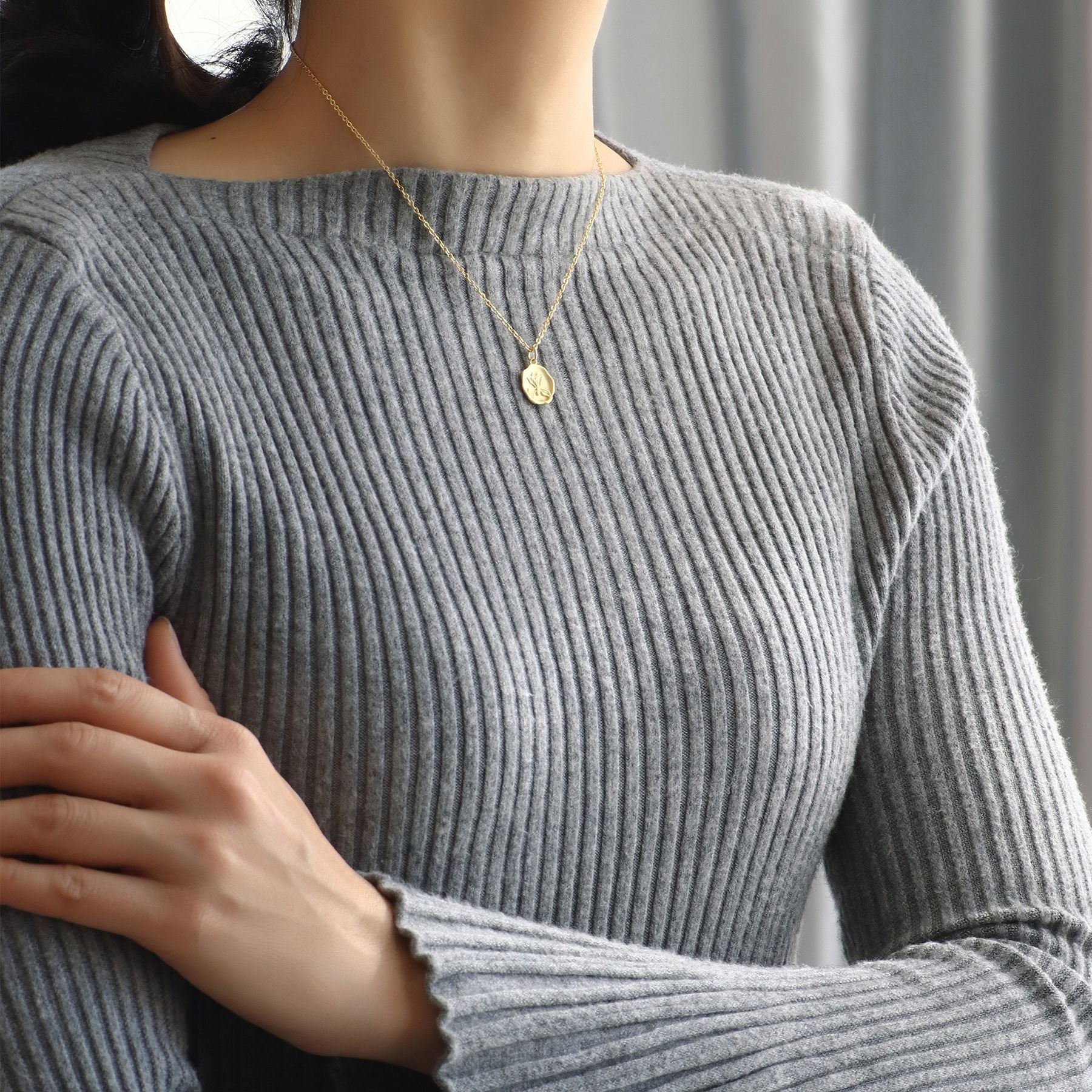 N0051 gold Iris Necklace Flower Vintage Pendant Matte Accessories