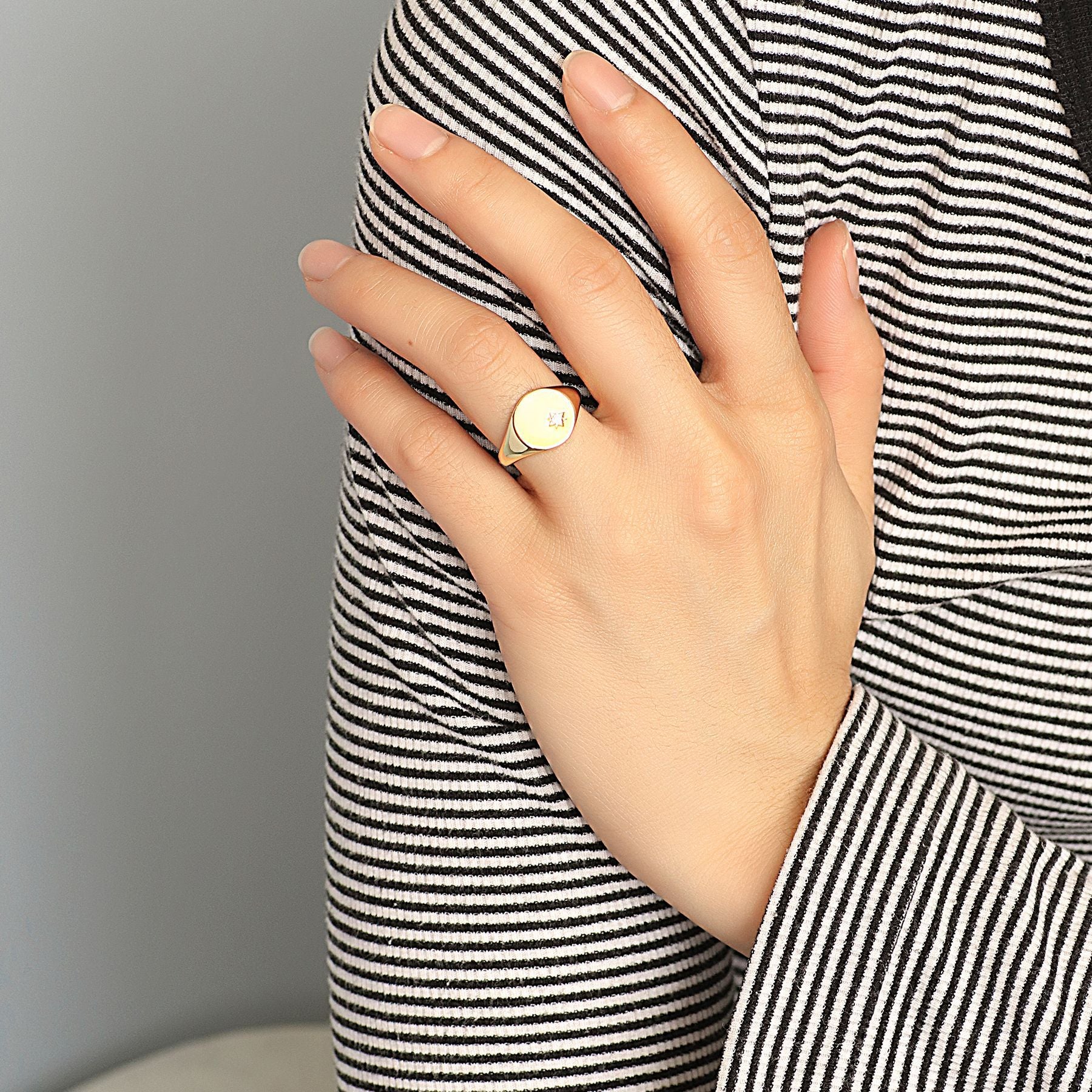 R0045 Minimalist Round Diamond-Studded Hexagram Ring for Women Fashionable Personality Star Ring