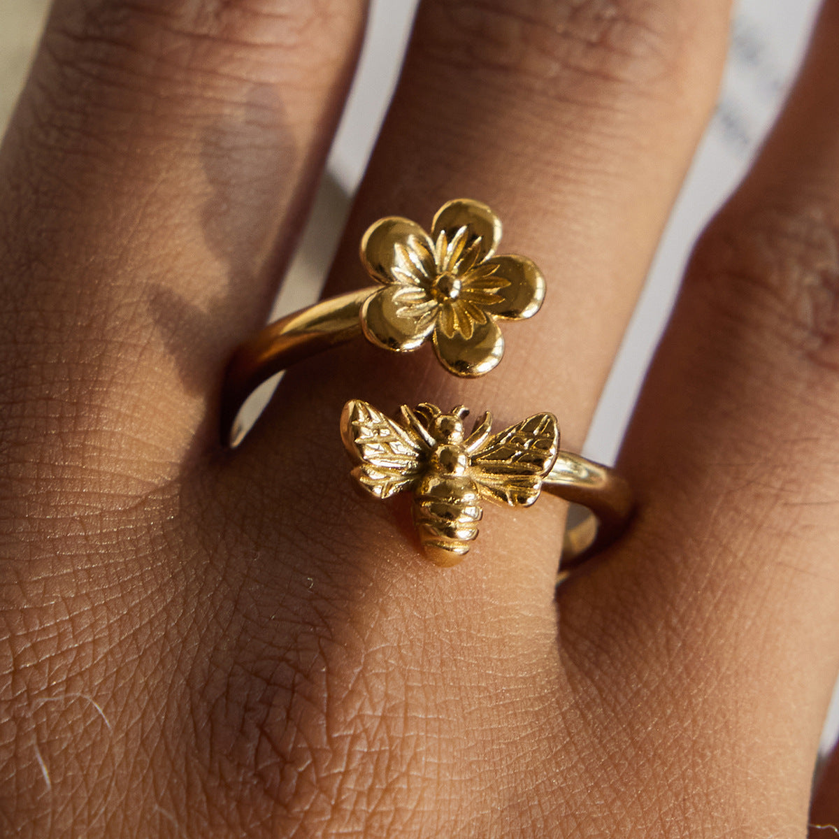 2H Insect Ring Non-Fading Stainless Steel Jewelry for Women