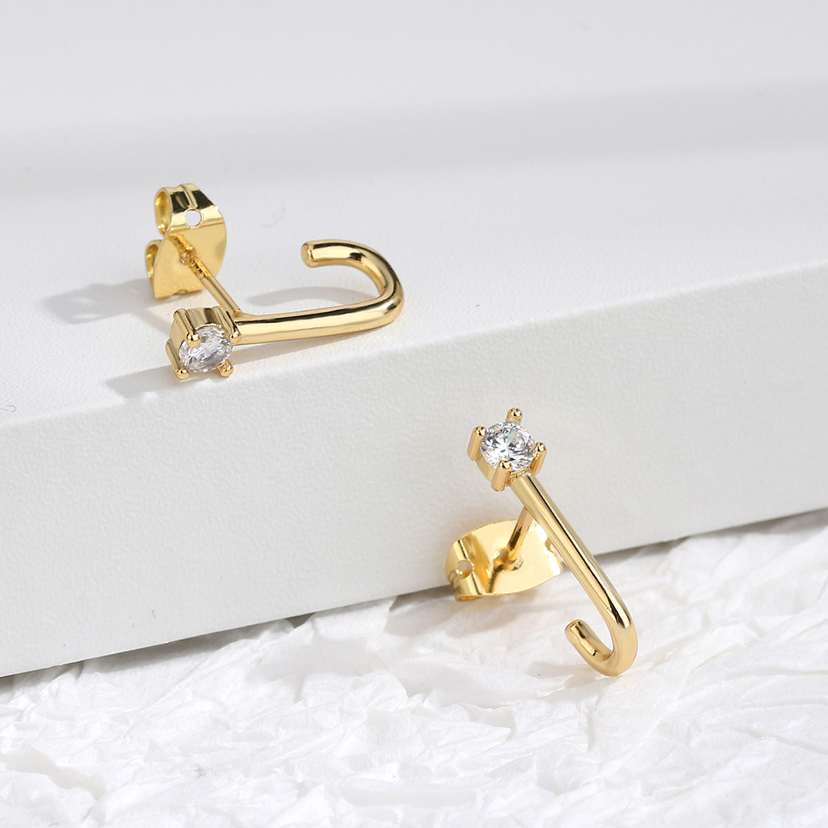 E0272 Elegant and exquisite J Stud Earrings with Shiny Zirconia, Simple and Fashionable Earrings
