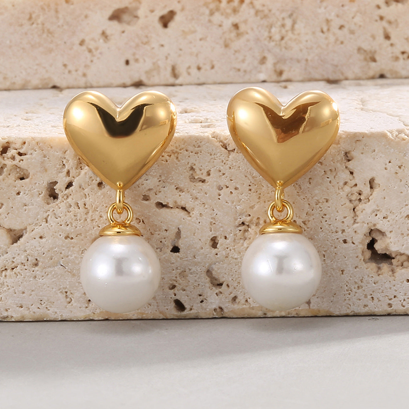 E0139 S925Silver Needle Copper Gold-Plated Smooth Heart Earrings for Women, Chanel Style Pearl Drop Earrings