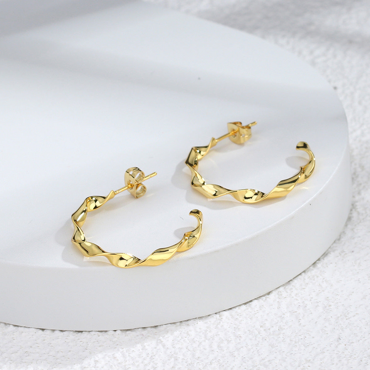 E0313 Twisted Line Earrings Brass Gold Plated Twist Round Wave Line Large Ear Hoop fashion C Women's Shaped Earrings