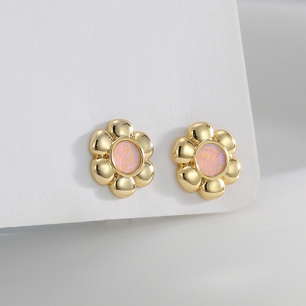 E0765 Vintage Design Flower Resin Earrings for Women New Plated18K Golden Wind Fashion Earrings
