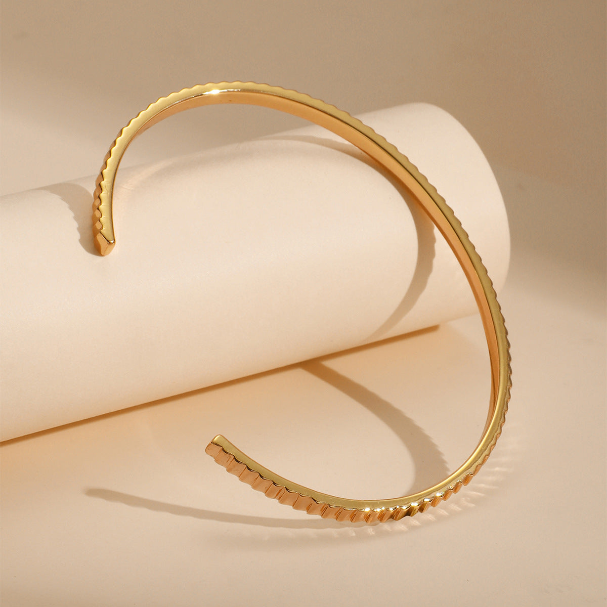 B0002 Simple Personality Gear Bracelet for Women Copper Plated18K Gold Open Adjustable Smooth Bracelet