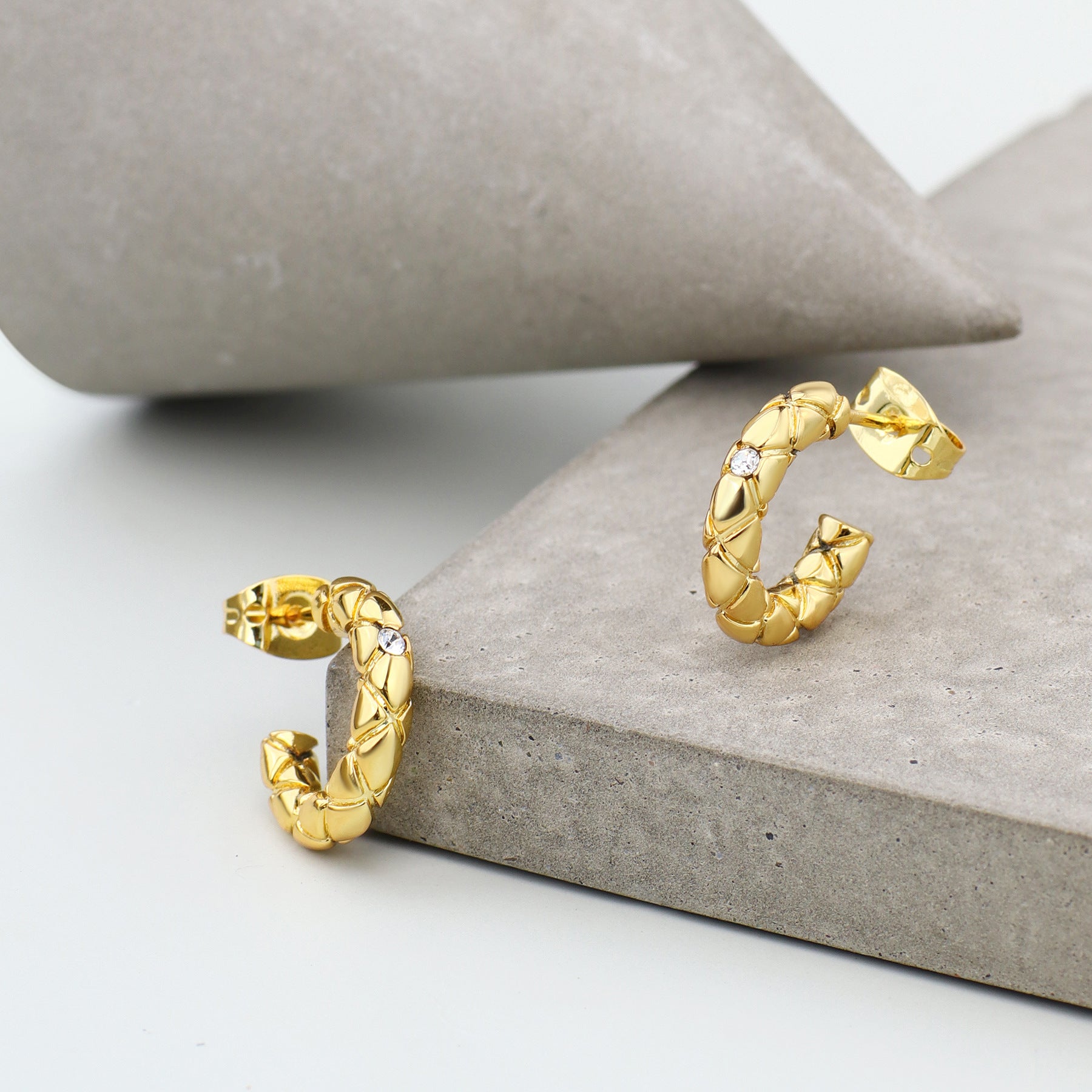 gold Diamond-Studded Quilted Design Earrings for Women Vintage C Large Circle Earrings vintage Tide